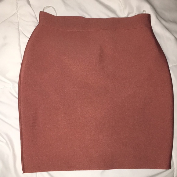 Dusty rose pink body con skirt. - Picture 3 of 4